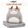 Chăn Gối Văn Phòng 3 Trong 1 Bò Xám ANKAN trên nền trắng, logo ANKAN và tên mẫu trong khung bo tròn