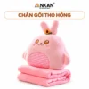 Chăn Gối Văn Phòng 3 trong 1 Thỏ Hồng Xinh Xắn trên nền trắng, logo ANKAN và tên mẫu trong khung bo tròn
