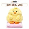 Gối Mền Thú Bông Gà Vàng Gối Ôm Siêu Mềm trên nền trắng, logo ANKAN và tên mẫu trong khung bo tròn