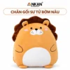 Bộ Gối Ngủ Văn Phòng 3 IN 1 Sư Tử Vàng Bờm Nâu trên nền trắng, logo ANKAN và tên mẫu trong khung bo tròn