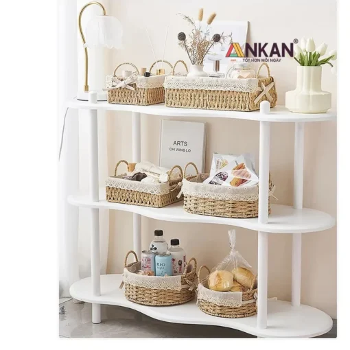 Giỏ vuông trên kệ trang trí